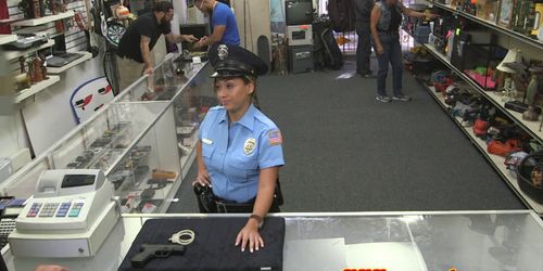 Latina policewoman flashing bigass for cash