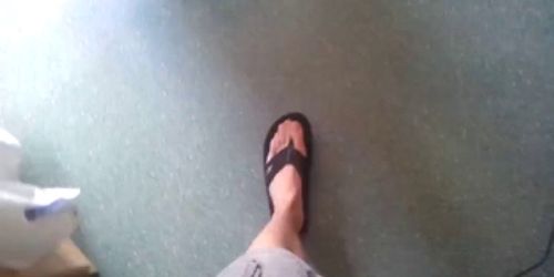 Wanking in Flipflops