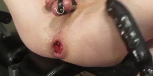 Prolapse pre cum with deep dildo fuck