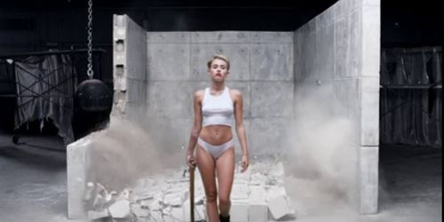 Miley Cyrus - Wrecking Ball