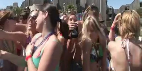 Girls Get Wild At Spring Break Event