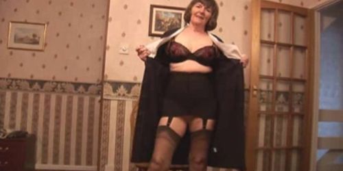 granny in stockings shows her pussy