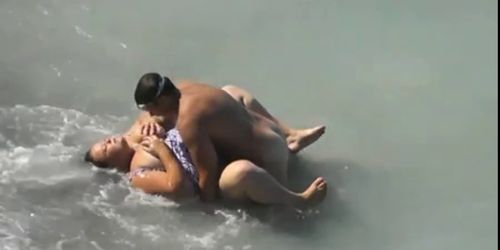 BBW got fucked in the sea