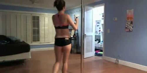 WEBCAM: Poledancing Stripping Booty Shaking