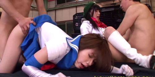 Squirting japanese cosplay teen in foursome