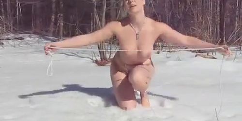 selfbondage in the snow