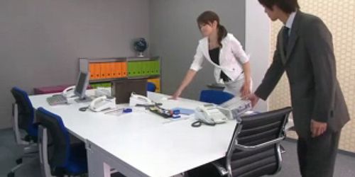 Office honey Maki's boss takes out vibrators and t