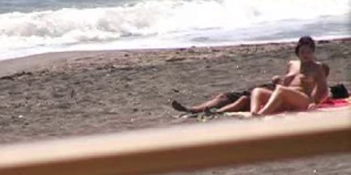 Amateur couple Bj and hj on beach