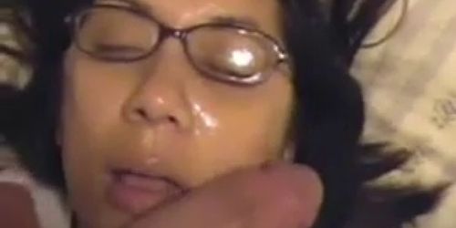 Latin wife gets her face covered with jizz