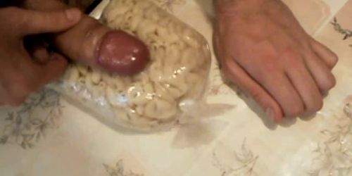 Hot Macaroni Cum