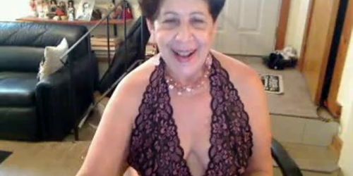 Mature retire woman chubby butt dancer on cam