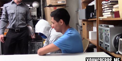 Straight perps indulge in threesome sex with LP Officer