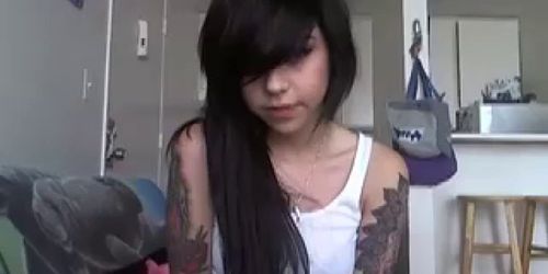 Cute Emo Teen Cuming On Cam