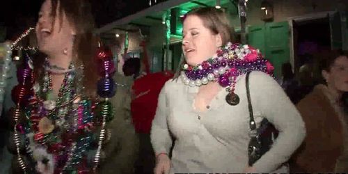 College babes flashing off their tits for beads at Mard