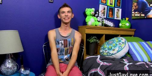 Self fucking male twinks Hes a lil bashful and shy duri