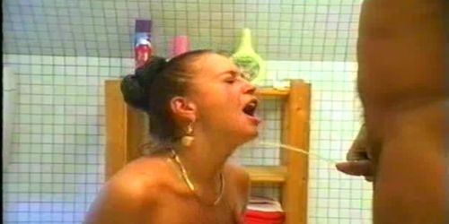 Piss: Classic Piss in her mouth