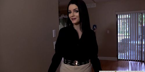 Young real estate agent is really bad at doing her job