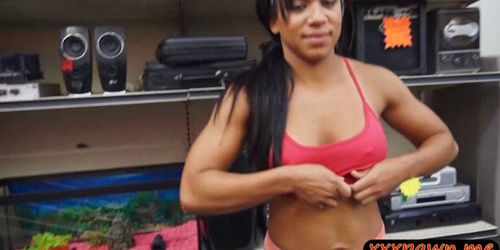 Gym trainer pawns her equipment and banged at the pawns