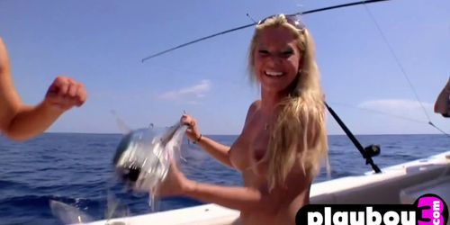 Petite blonde masturbate on the boat with hot babes