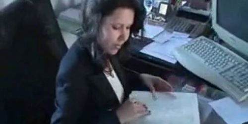 Gentle office blowjob. enjoy