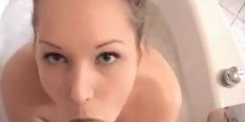 Chiara blowjob in a bathtub