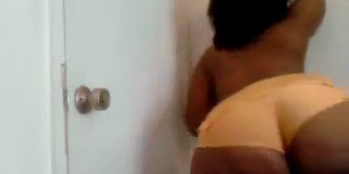 Ebony Girl Booty Shaking