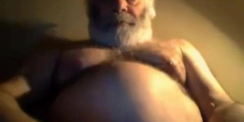 Hairy horny NY daddy bear jerks off on webcam