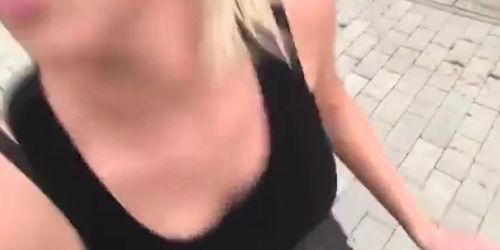 Schne blonde GF gefickt im Freien