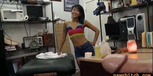 Asian teen babe pawns her twat and boned at the pawnsho