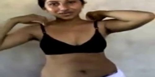 North Indian Girl undressed and show herself to her BF