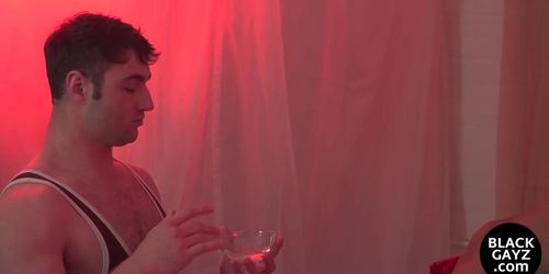 Muscular twunk offers his tight asshole to black hunk