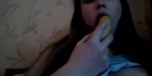 Hot Teen Babe Fucks and Sucks a Banana