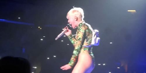 Miley Cyrus - Los Angeles 2014 concert highlights.