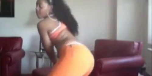 Ebony Girl Shaking Her Ass