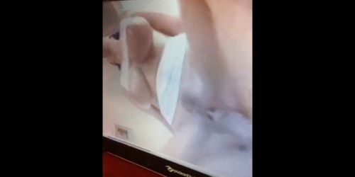 girlfriend rubbin her clit while watchin porn till she 