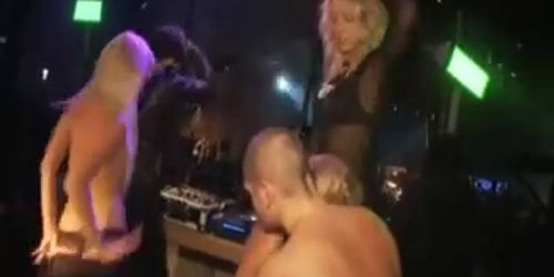 Public Fuck-DJ get wild