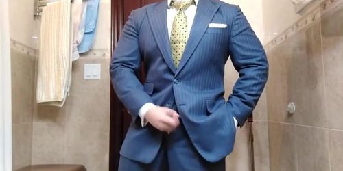 Str8 daddy jerking off in suit