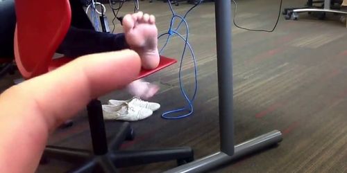 Candid Teen Feet Soles in College Computer Lab