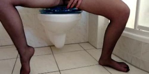 Funnyteengirl with Pantyhose in Bathroom