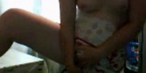 young mom playing on cam