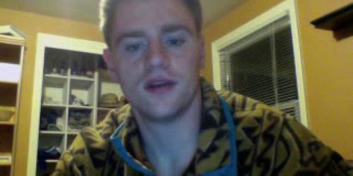 Handsome Str8 Boy Shows His Big Bubble Ass On Cam