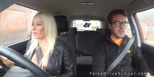 Huge tits blonde Milf bangs in driving school