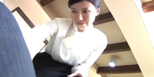 japanese office ladie fucks a guy