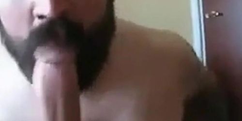 Bearded daddy sucks big hairy cock