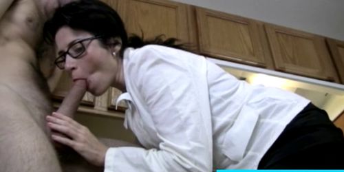 Cocksucking spex milf handles dick