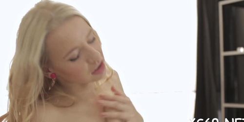 Nude ariadna demonstrates oral skills