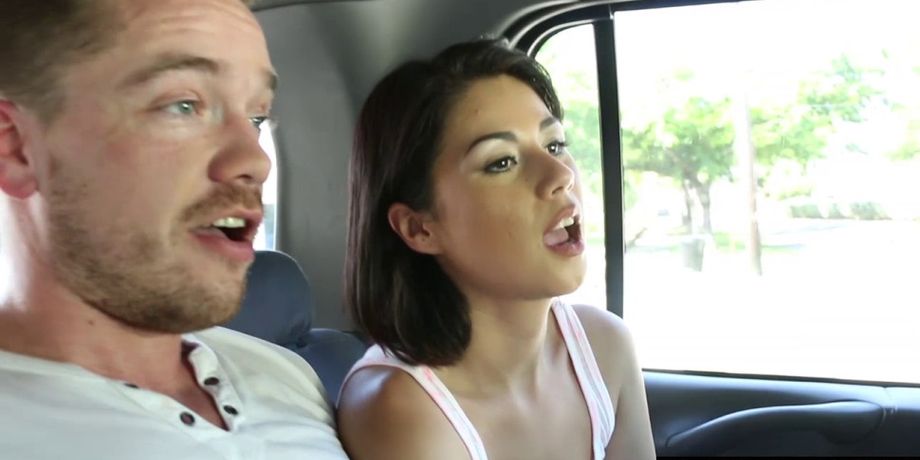 920px x 460px - Unfuckingbelievable car handjob with Penelope Reed EMPFlix Porn Videos