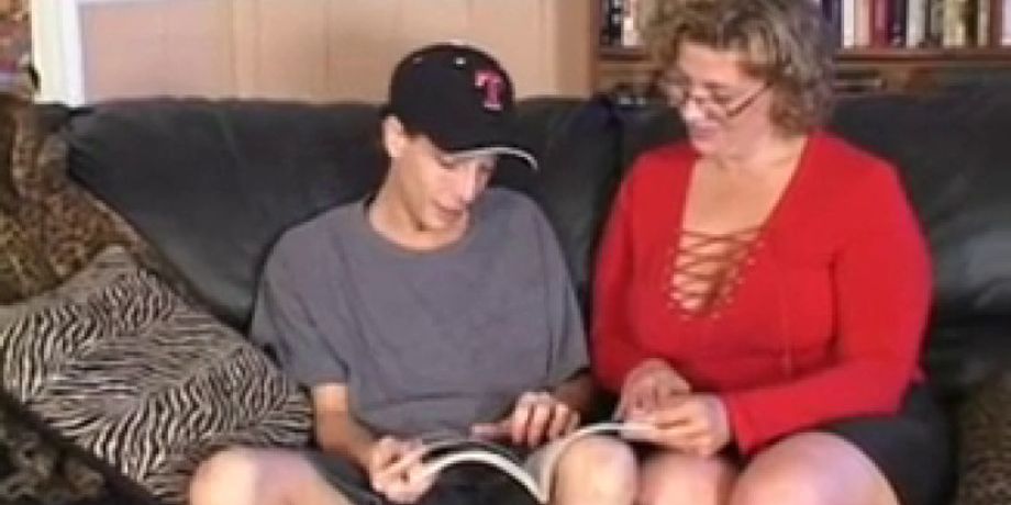 Mature woman teaches young boy EMPFlix Porn Videos photo