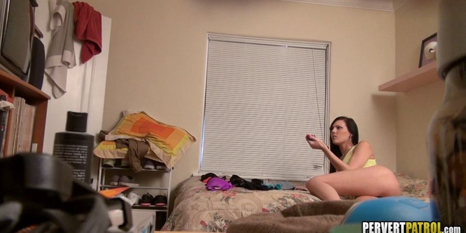 Dorm Room Hidden Cam - Hidden Camera in College Dorm EMPFlix Porn Videos