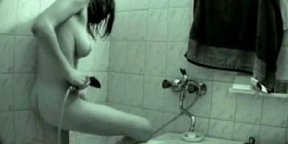 2 Hot Girls in shower - 2 scharfe Weiber beim Duschen